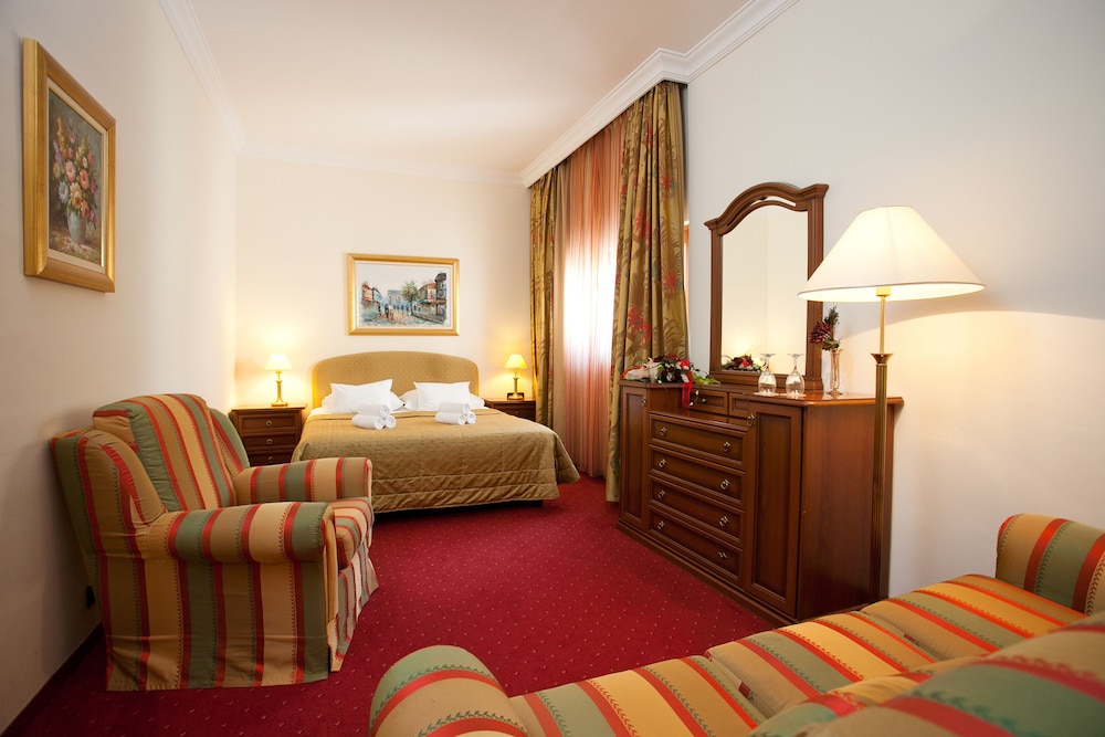 Hotel Globo — Hotel rooms in Split, Split-Dalmatia