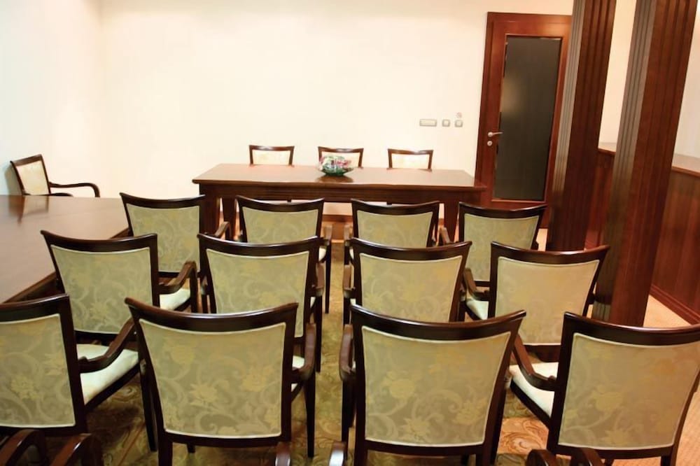 Hotel Globo — Hotel building in Split, Split-Dalmatia