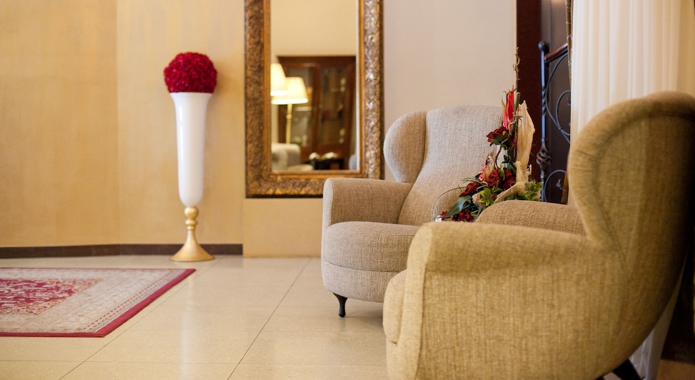 Hotel Globo — Hotel building in Split, Split-Dalmatia