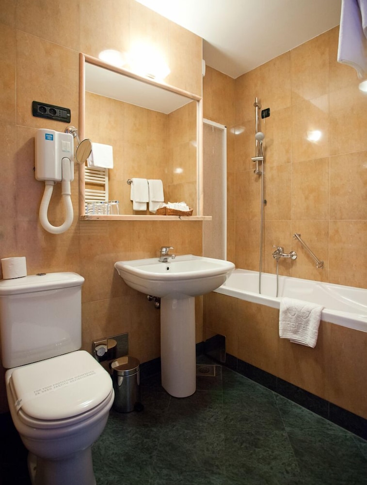 Hotel Globo — Hotel rooms in Split, Split-Dalmatia