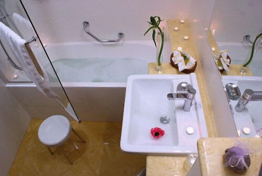Hotel Globo — Hotel rooms in Split, Split-Dalmatia