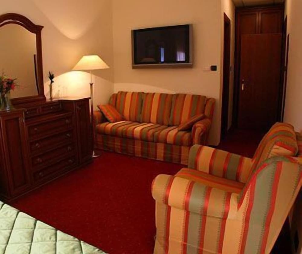 Hotel Globo — Hotel rooms in Split, Split-Dalmatia
