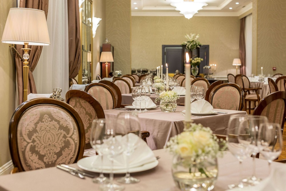 Hotel Park — Restaurant & bars in Split, Split-Dalmatia