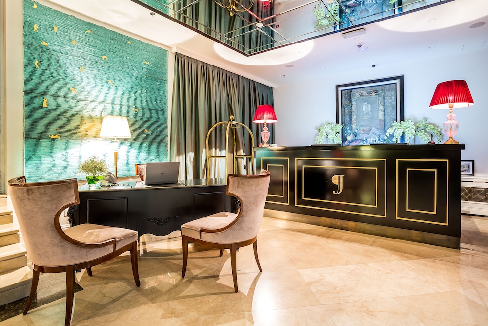 Hotel Park — Hotel building in Split, Split-Dalmatia