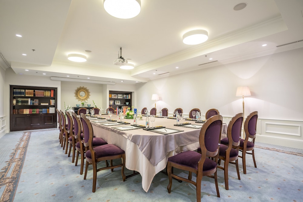 Hotel Park — Hotel building in Split, Split-Dalmatia