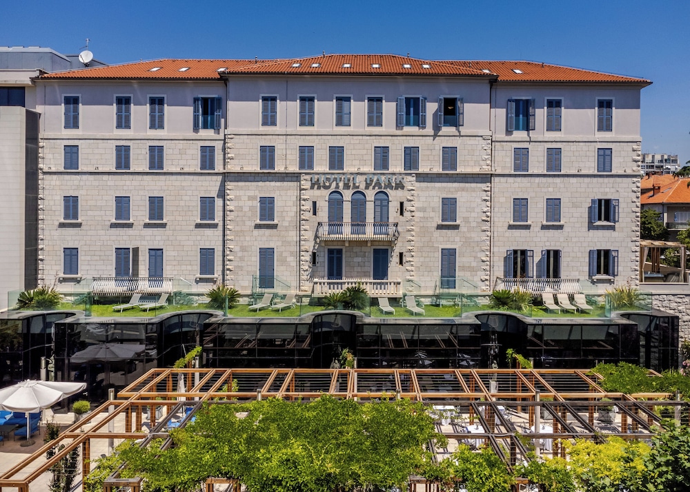 Hotel Park — Hotel building in Split, Split-Dalmatia