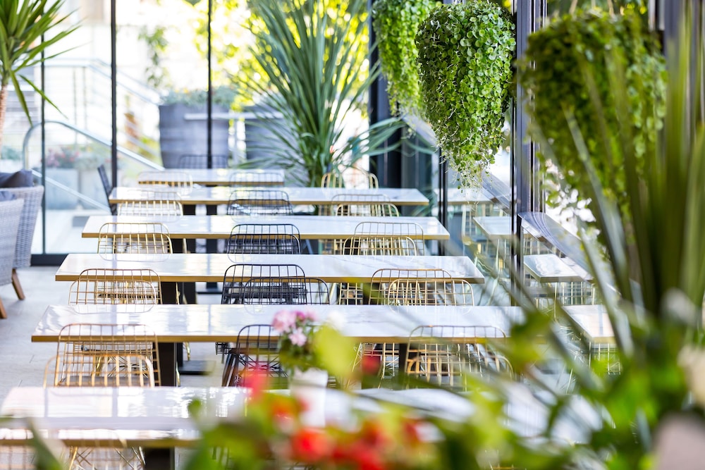 Art Hotel — Restaurant & bars in Split, Split-Dalmatia