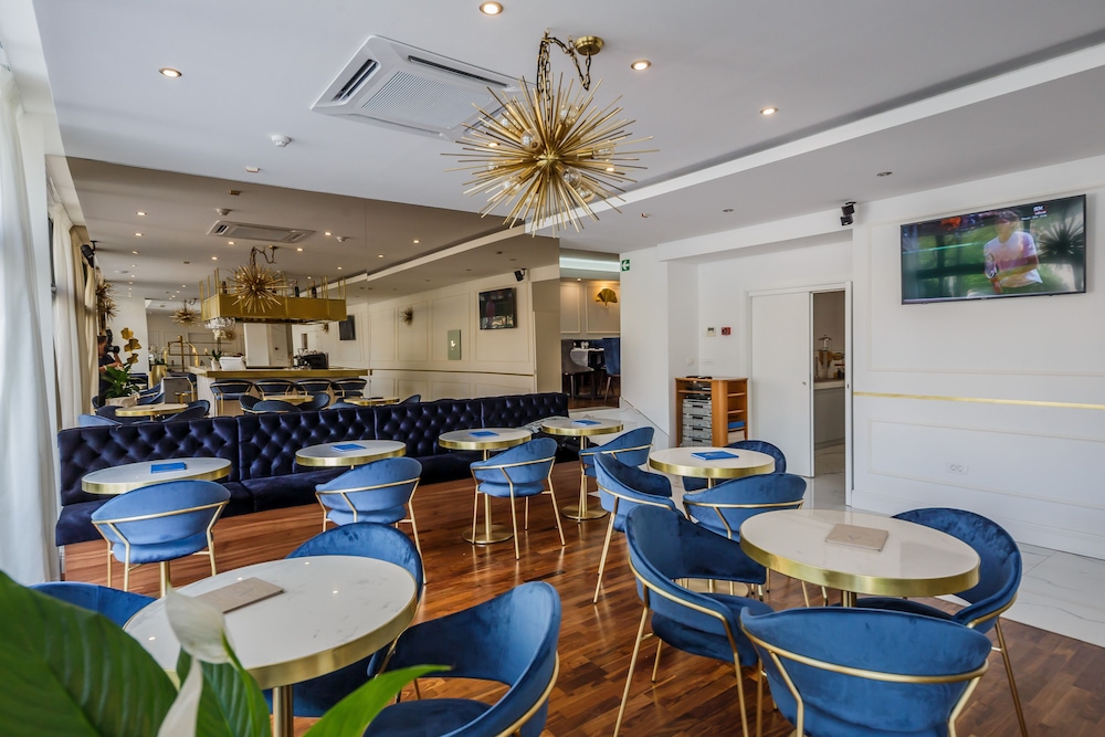 Art Hotel — Restaurant & bars in Split, Split-Dalmatia