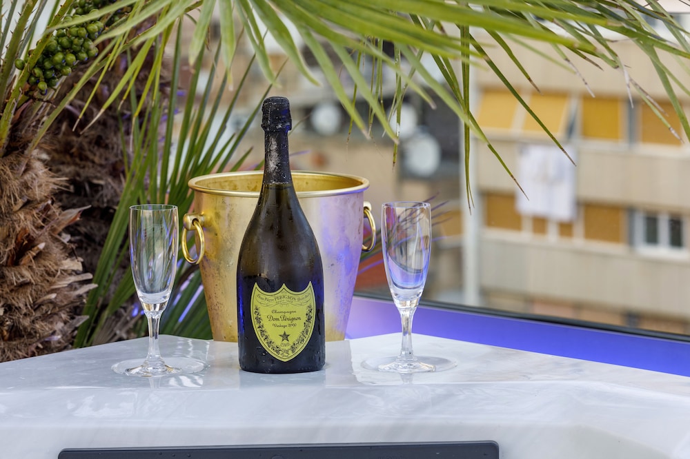 Art Hotel — Restaurant & bars in Split, Split-Dalmatia