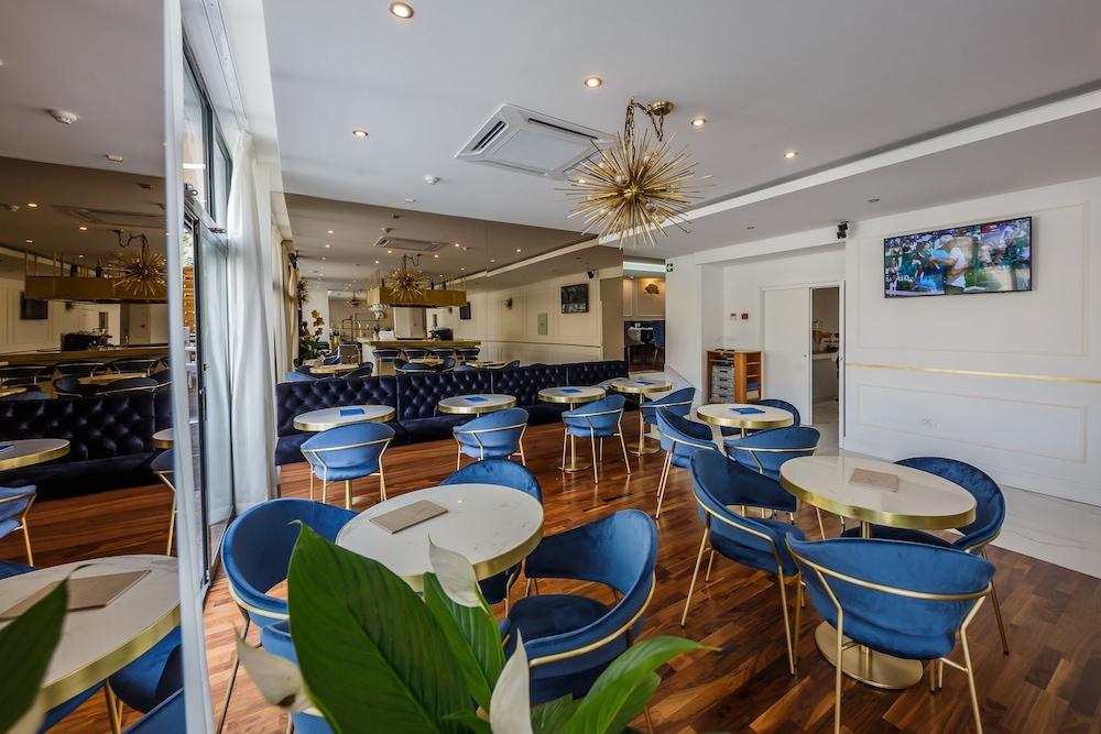 Art Hotel — Restaurant & bars in Split, Split-Dalmatia