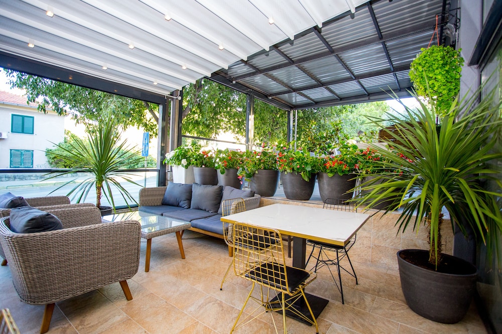 Art Hotel — Restaurant & bars in Split, Split-Dalmatia
