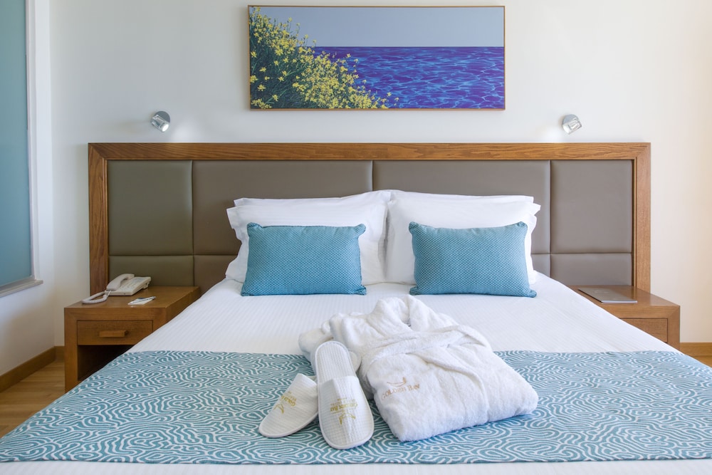 Golden Bay Beach Hotel — Hotel rooms in Oroklini, Larnaca Region