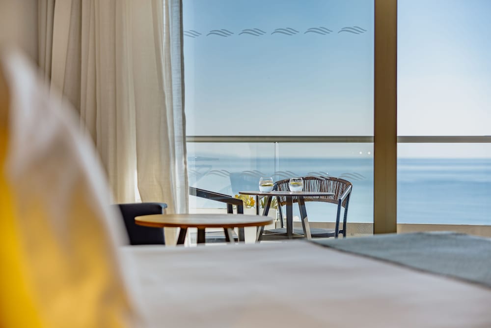 Golden Bay Beach Hotel — Hotel rooms in Oroklini, Larnaca Region