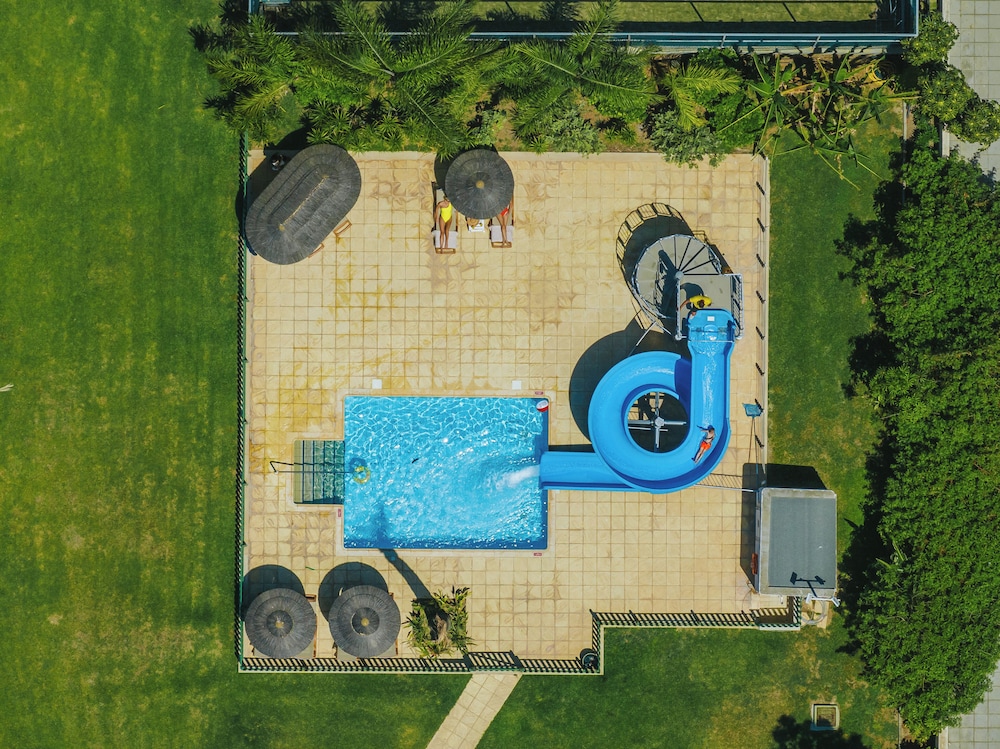 Golden Bay Beach Hotel — Swimming pool in Oroklini, Larnaca Region