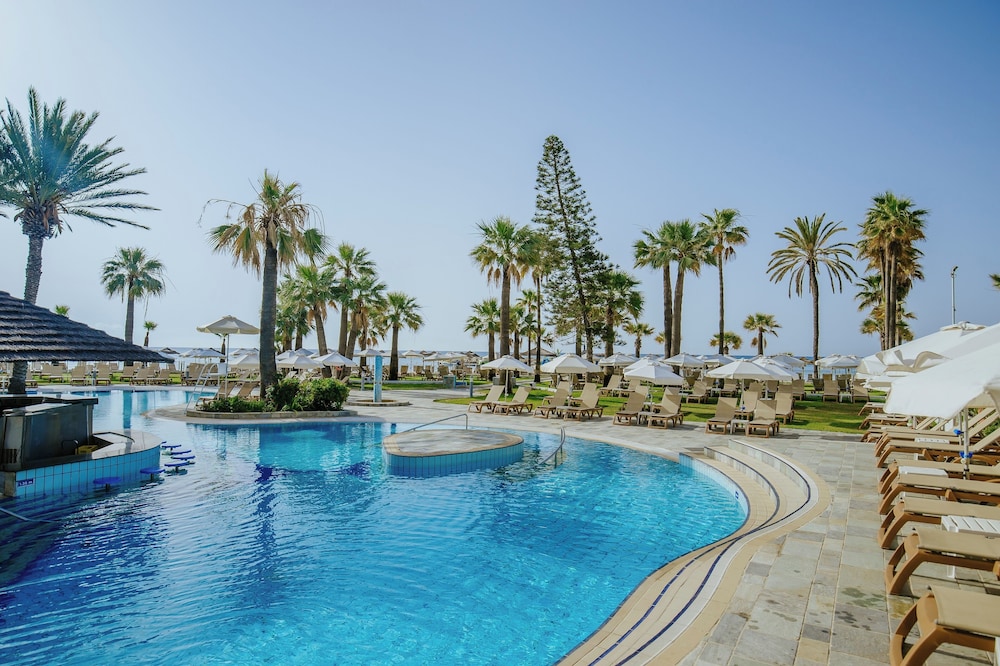 Golden Bay Beach Hotel - zdjęcie 2
