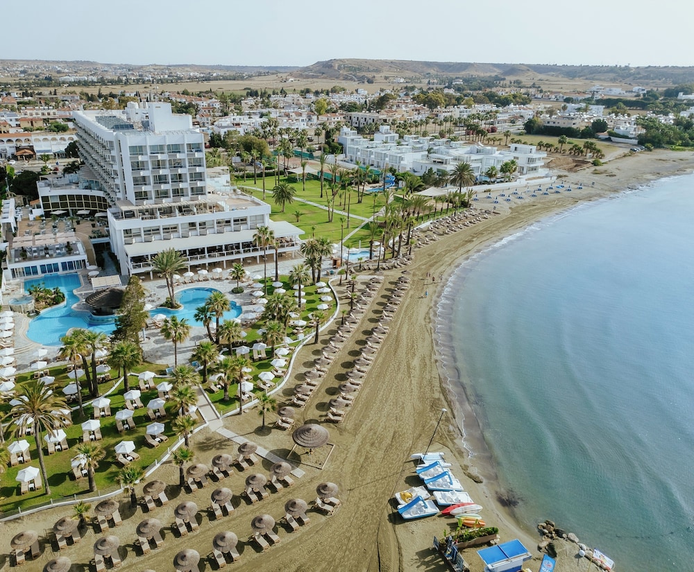 Golden Bay Beach Hotel — Main photo in Oroklini, Larnaca Region