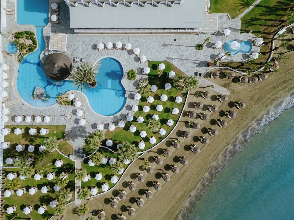 Golden Bay Beach Hotel - zdjęcie 4