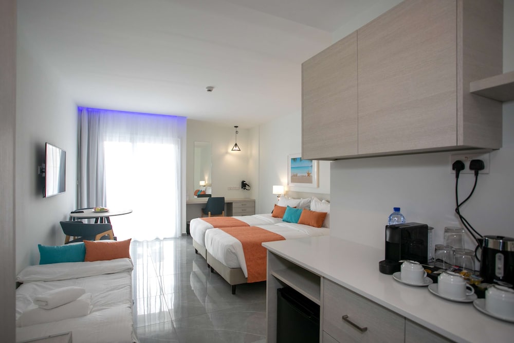 Best Western Plus Larco Hotel — Hotel rooms in Larnaca, Larnaca Region