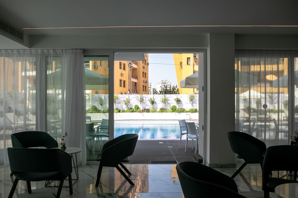 Best Western Plus Larco Hotel — Swimming pool in Larnaca, Larnaca Region