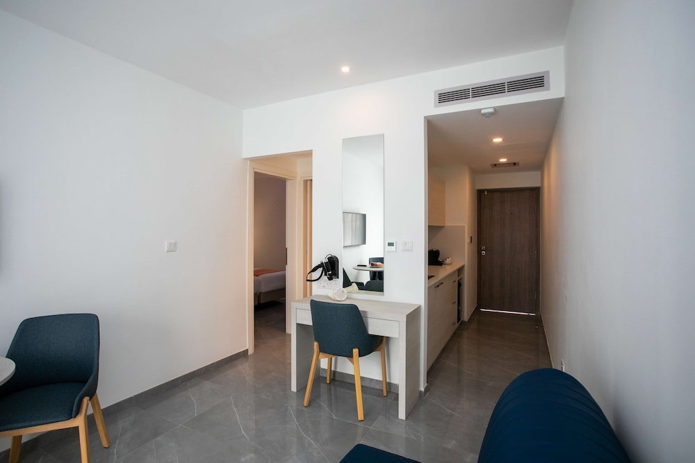 Best Western Plus Larco Hotel — Hotel rooms in Larnaca, Larnaca Region