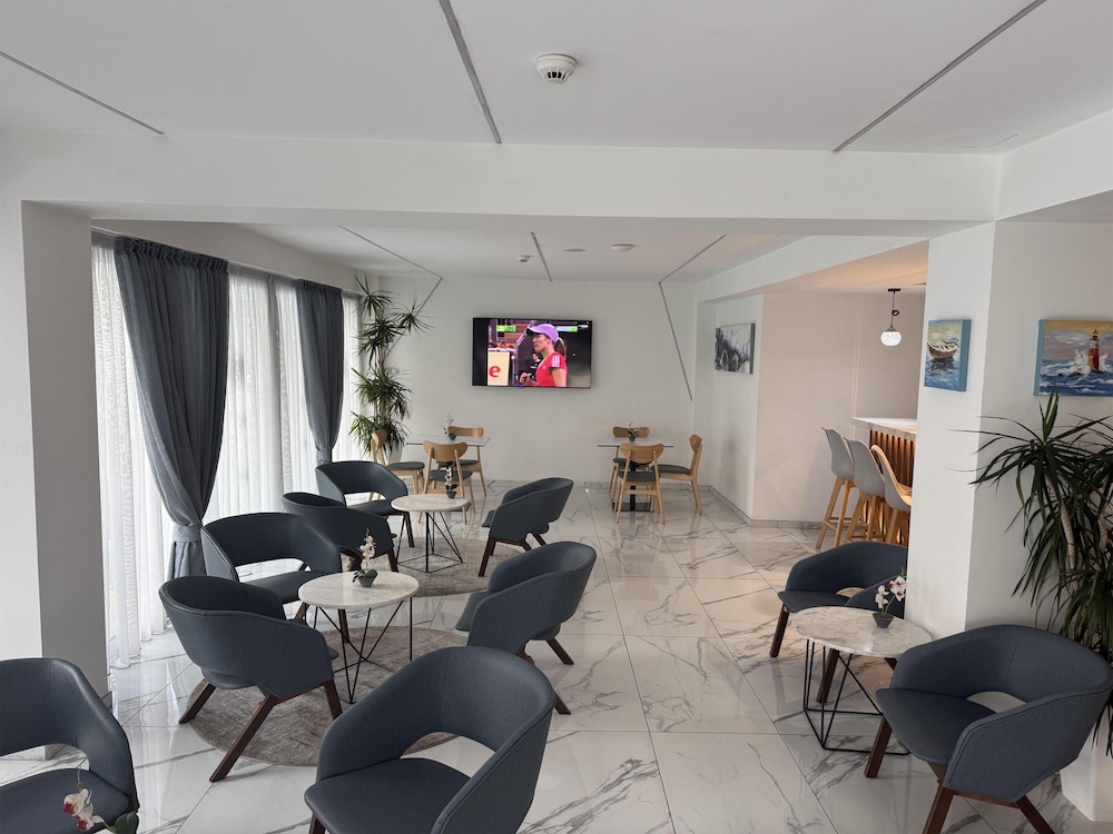Best Western Plus Larco Hotel — Restaurant & bars in Larnaca, Larnaca Region