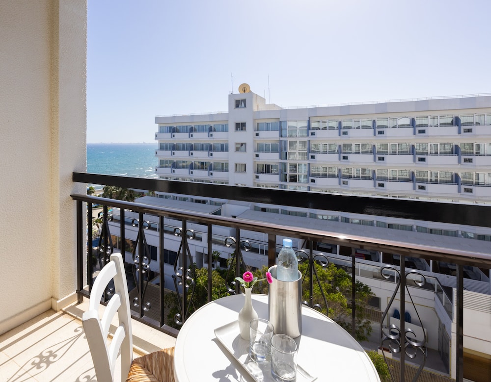 Sandy Beach Hotel & Spa — Hotel rooms in Oroklini, Larnaca Region