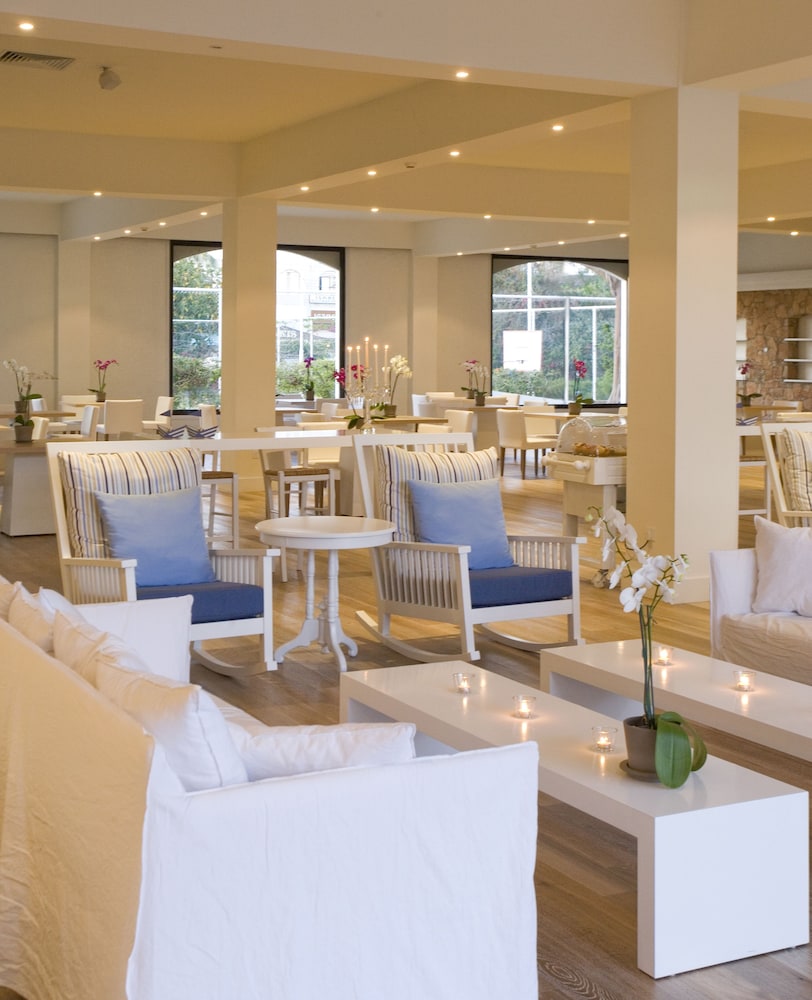 Sandy Beach Hotel & Spa — Restaurant & bars in Oroklini, Larnaca Region