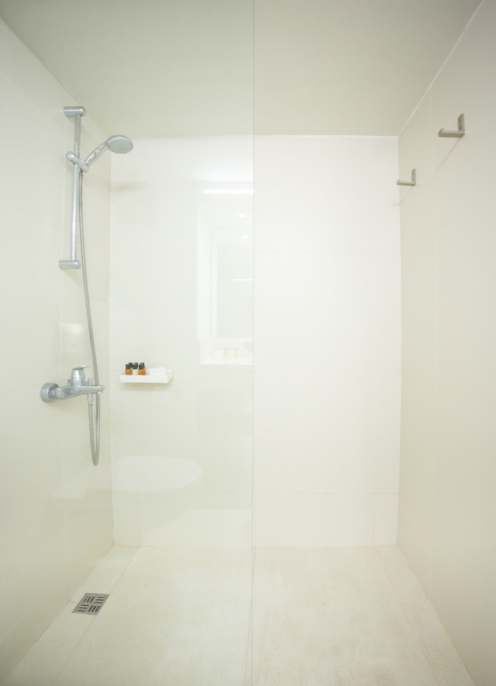 Sandy Beach Hotel & Spa — Hotel rooms in Oroklini, Larnaca Region