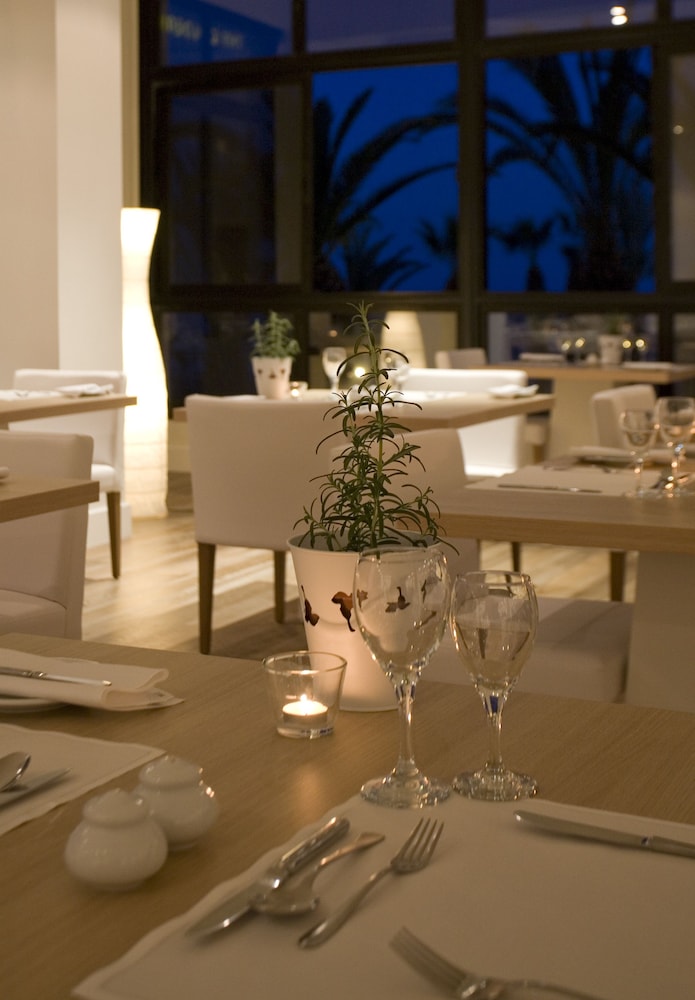Sandy Beach Hotel & Spa — Restaurant & bars in Oroklini, Larnaca Region