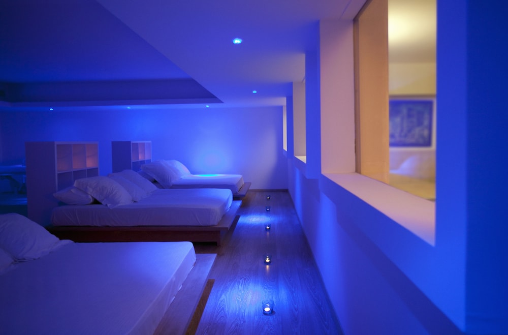 Sandy Beach Hotel & Spa — Hotel rooms in Oroklini, Larnaca Region
