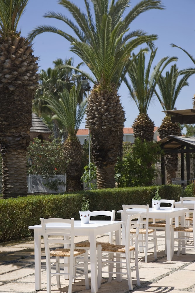 Sandy Beach Hotel & Spa — Restaurant & bars in Oroklini, Larnaca Region