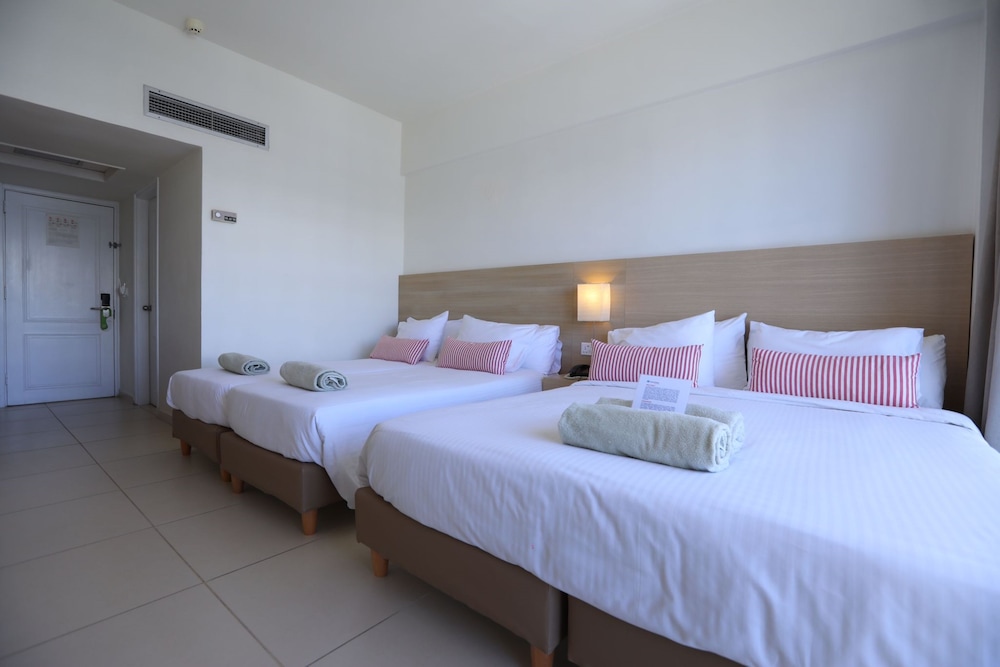 Sandy Beach Hotel & Spa — Hotel rooms in Oroklini, Larnaca Region