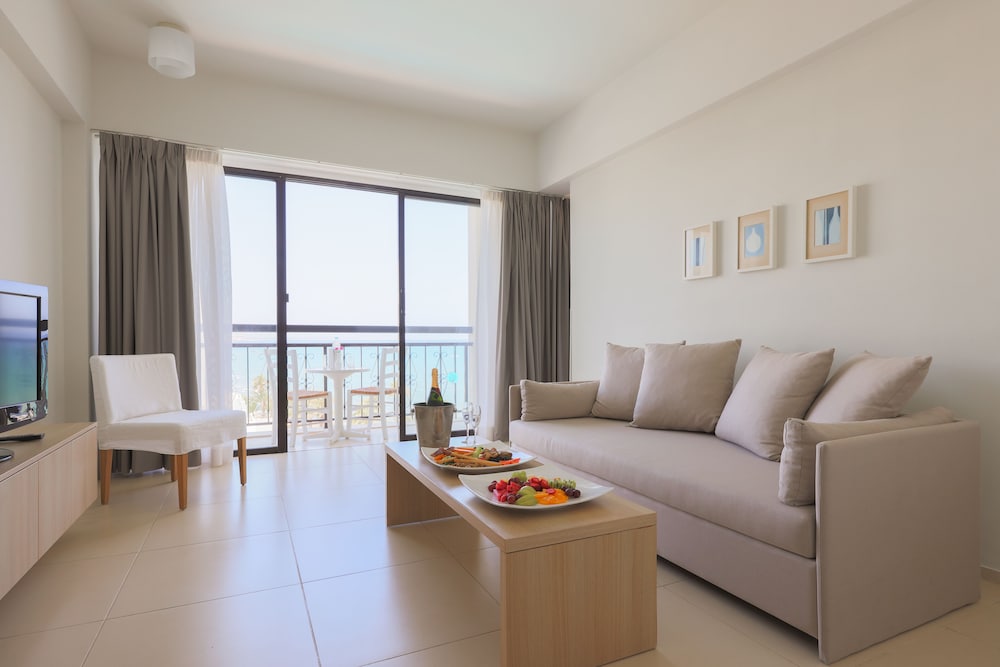 Sandy Beach Hotel & Spa — Hotel rooms in Oroklini, Larnaca Region
