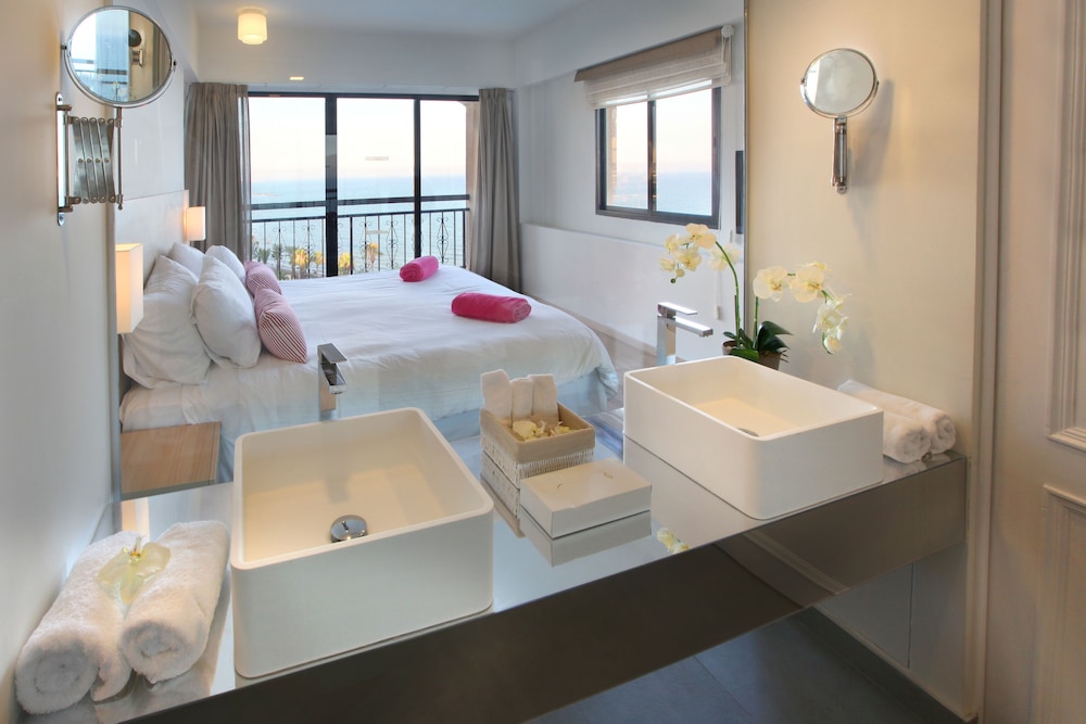 Sandy Beach Hotel & Spa — Hotel rooms in Oroklini, Larnaca Region
