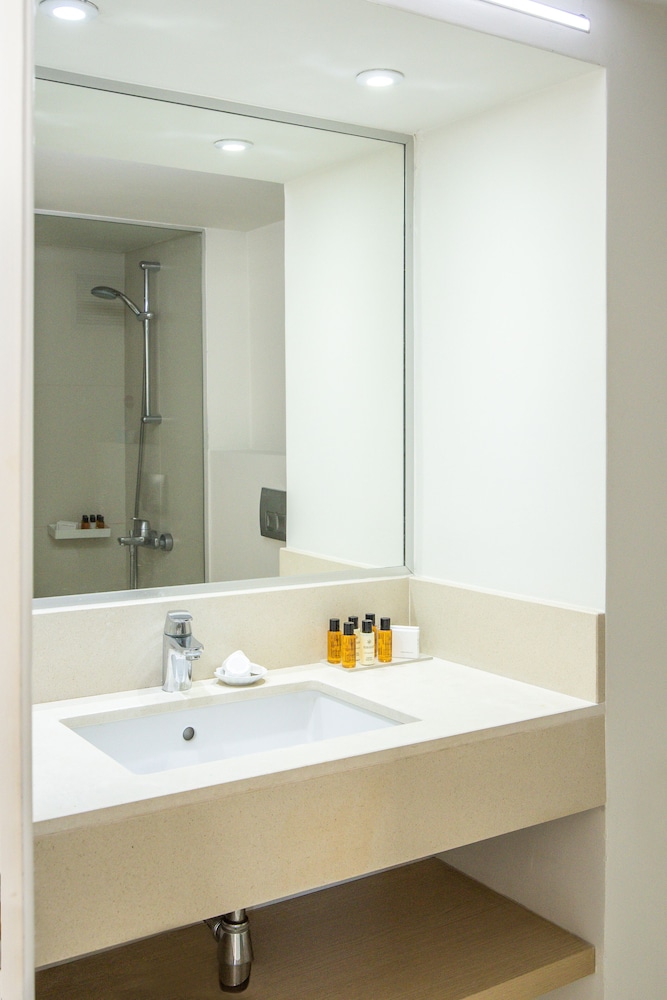 Sandy Beach Hotel & Spa — Hotel rooms in Oroklini, Larnaca Region