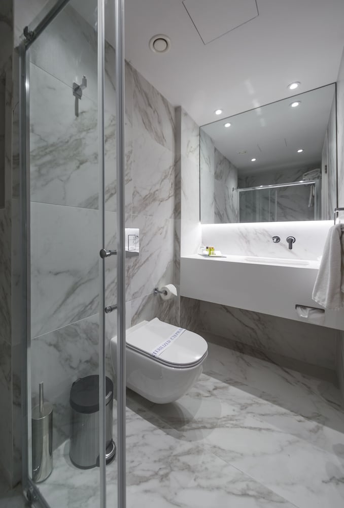 Sun Hall Hotel — Rooms in Larnaca, Larnaca Region