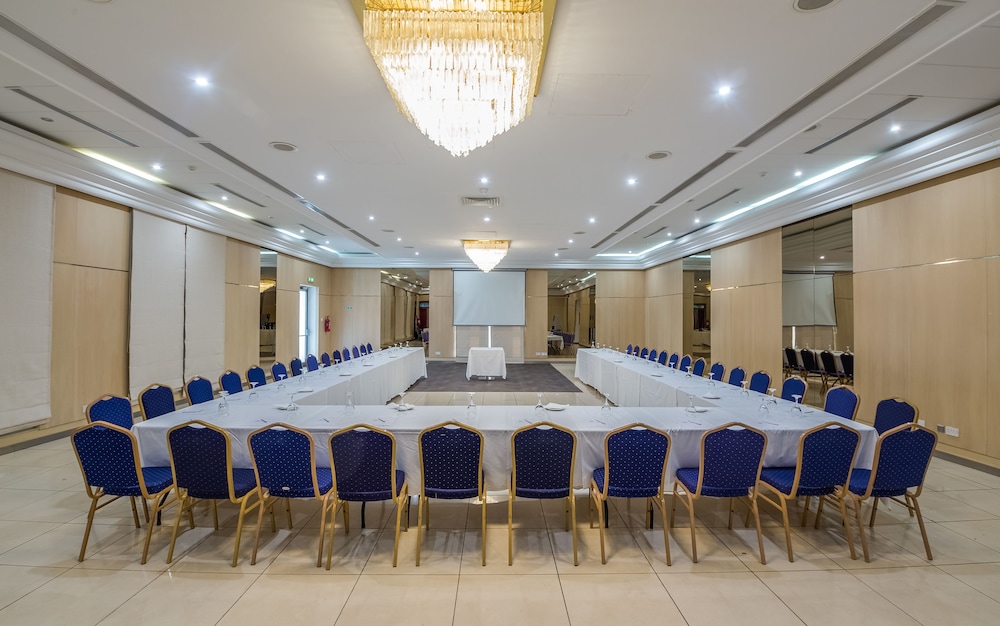 Sun Hall Hotel — Hotel building in Larnaca, Larnaca Region