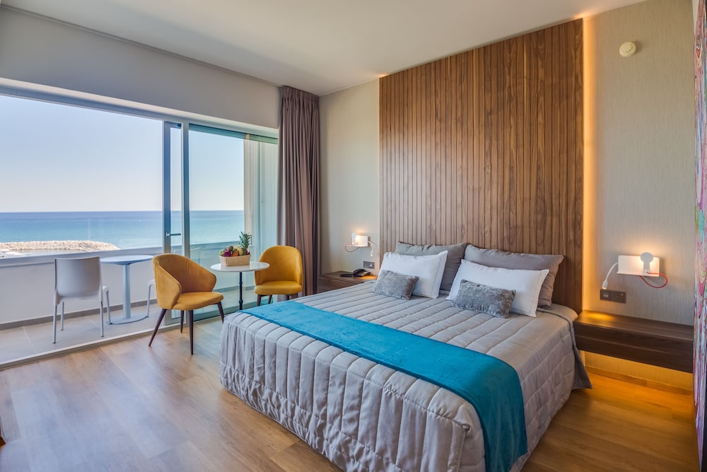 Sun Hall Hotel — Rooms in Larnaca, Larnaca Region