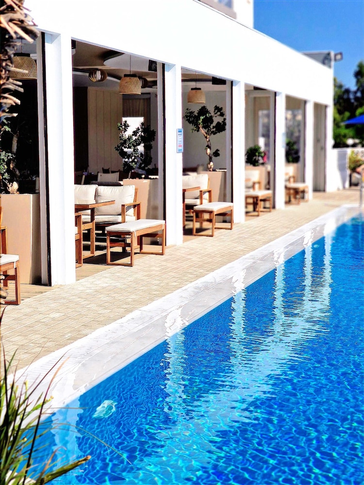 Sveltos Hotel — Swimming pool in Oroklini, Larnaca Region