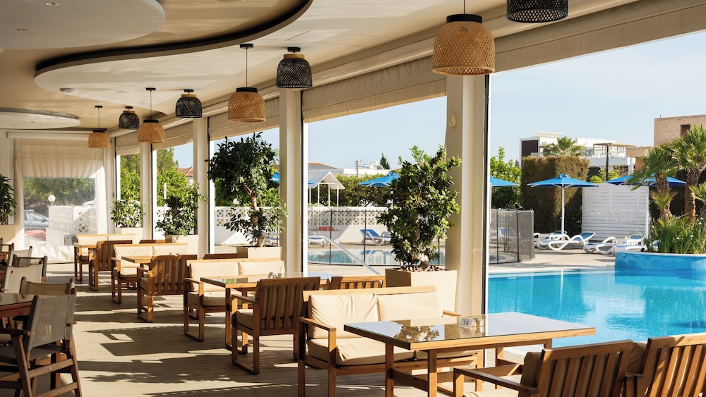 Sveltos Hotel — Restaurant & bars in Oroklini, Larnaca Region