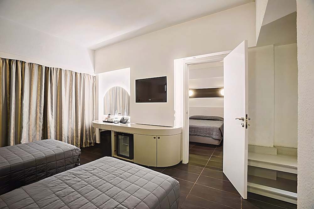 Sveltos Hotel — Hotel rooms in Oroklini, Larnaca Region