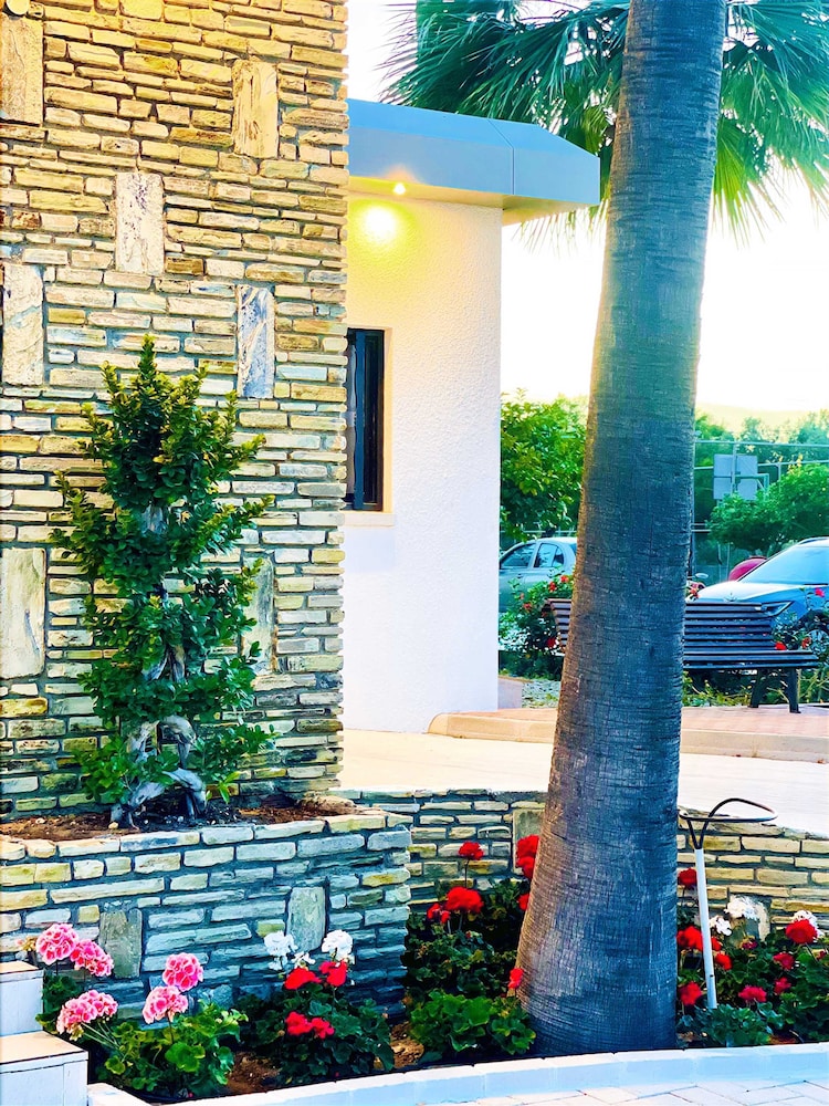 Sveltos Hotel — Hotel building in Oroklini, Larnaca Region