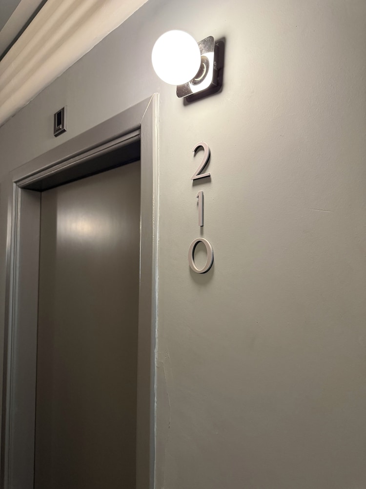 Sveltos Hotel — Hotel building in Oroklini, Larnaca Region