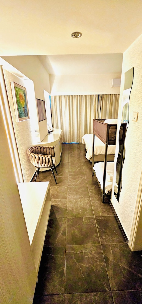Sveltos Hotel — Hotel rooms in Oroklini, Larnaca Region