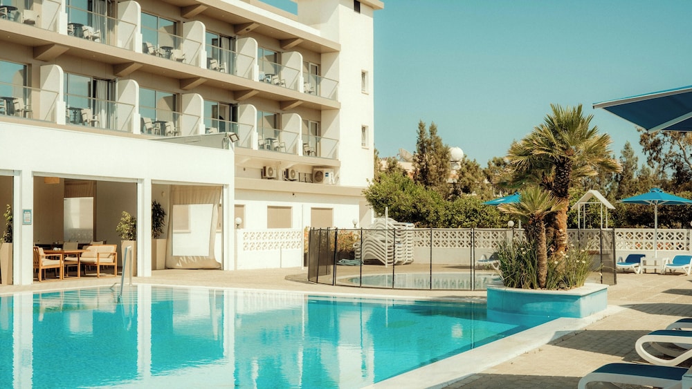 Sveltos Hotel — Swimming pool in Oroklini, Larnaca Region