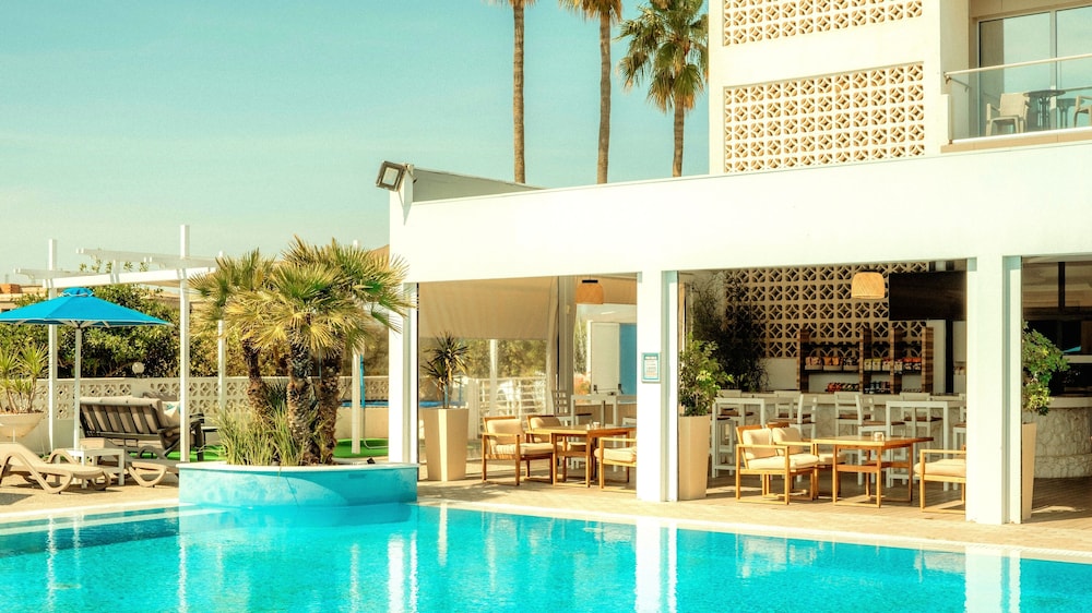Sveltos Hotel — Restaurant & bars in Oroklini, Larnaca Region