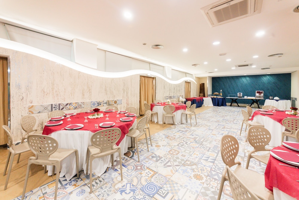 Albergo Athenaeum — Restaurant & bars in Palermo, Sicily