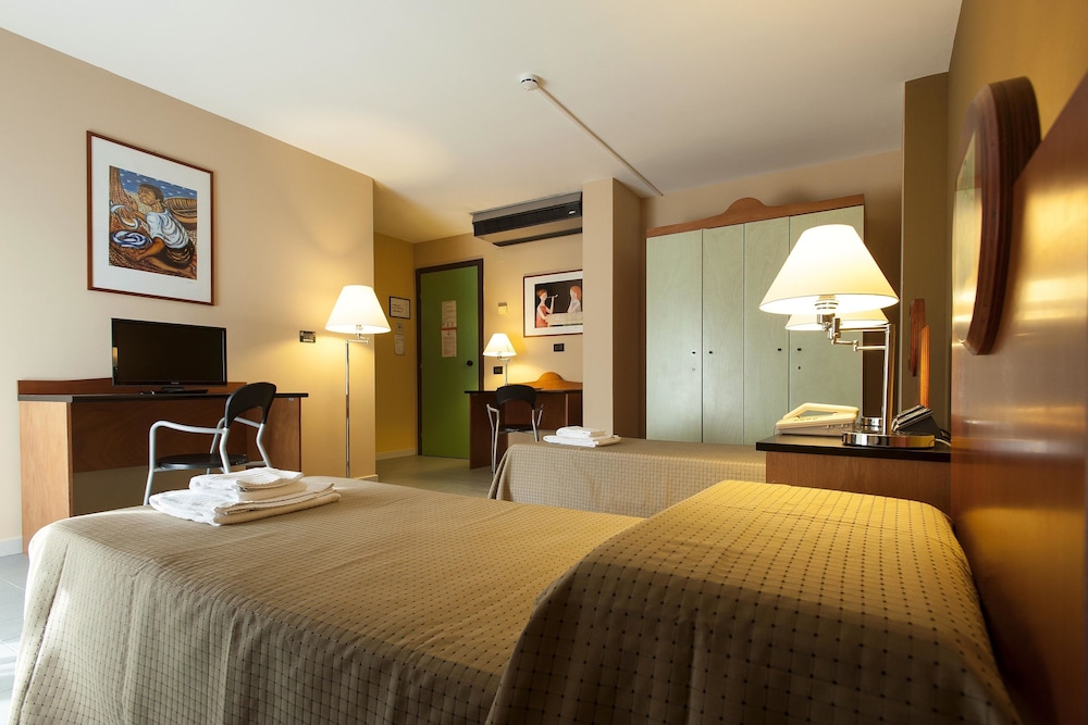 Albergo Athenaeum — Hotel rooms in Palermo, Sicily