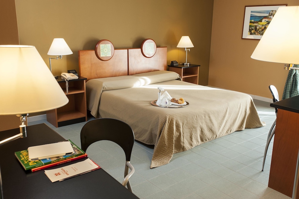 Albergo Athenaeum — Hotel rooms in Palermo, Sicily