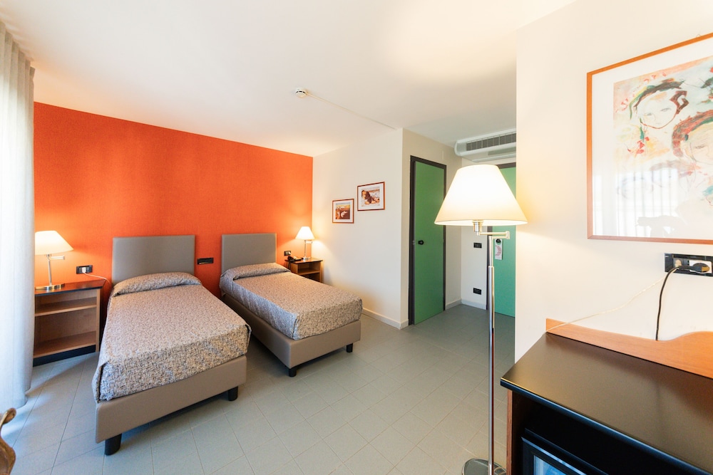 Albergo Athenaeum — Hotel rooms in Palermo, Sicily